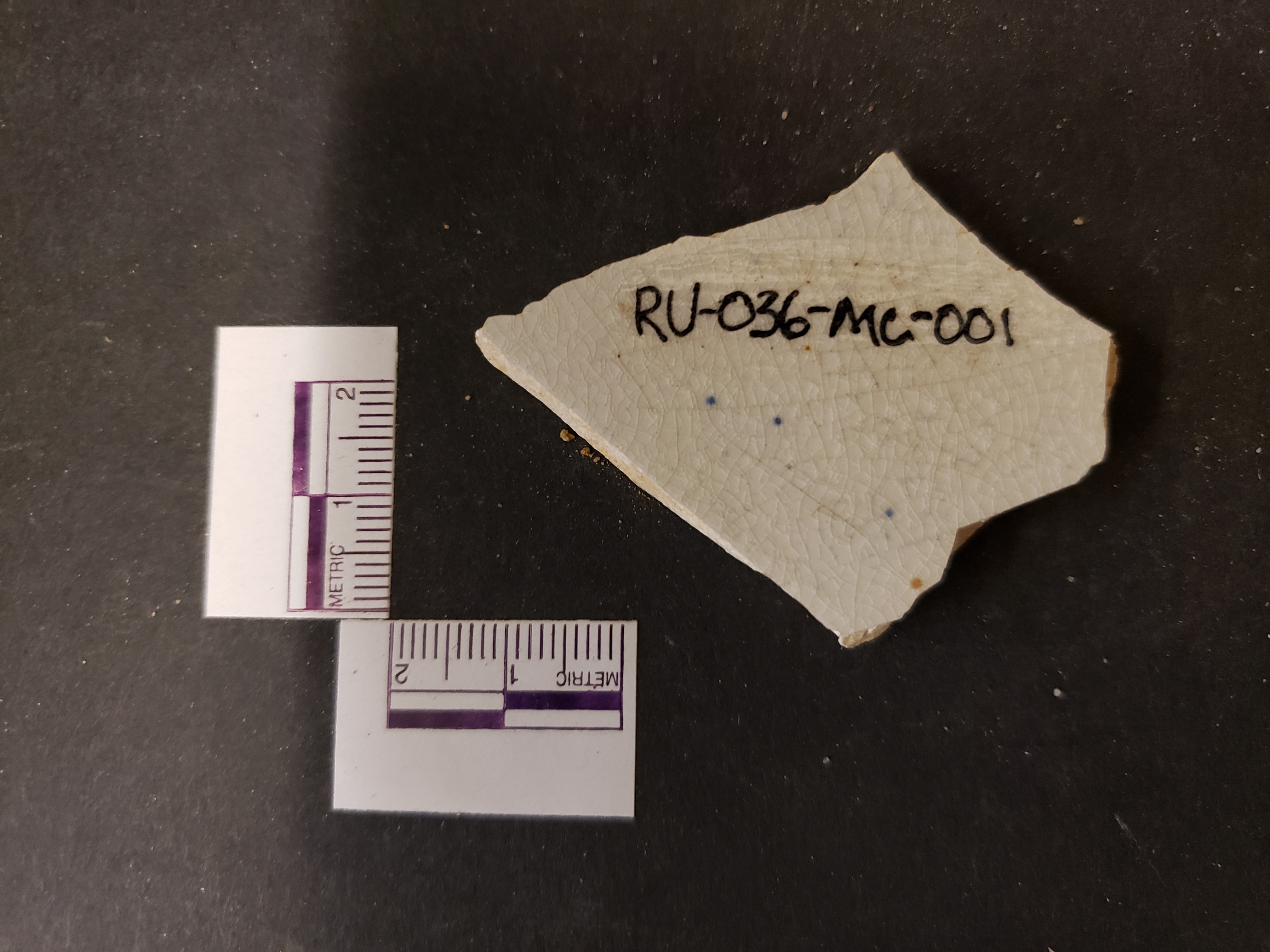 Bottom of ceramic